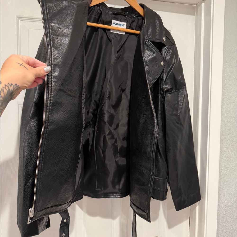 Old Navy Black Faux Leather Jacket - Picture 4 of 7